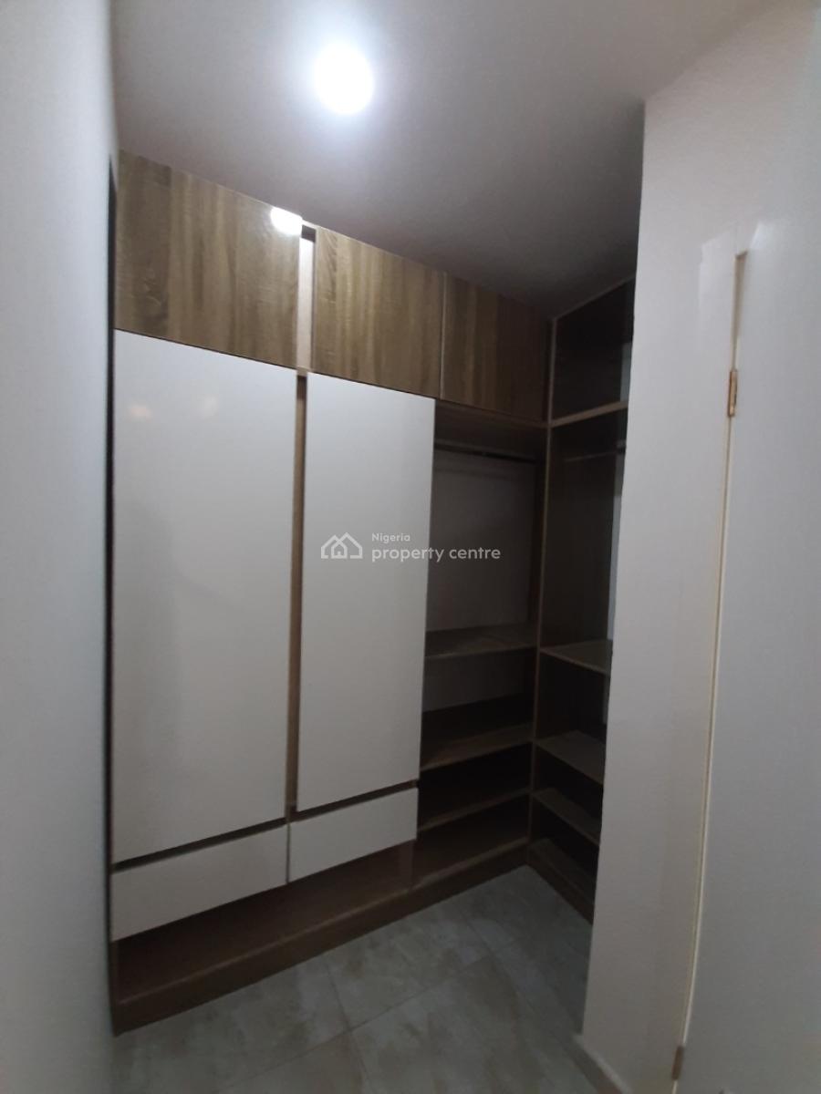 Serviced with 24/7 Power Supply 4 Bedroom En-suite Townhouse with an E, Lekki Phase 1, Lekki, Lagos, Terraced Duplex for Rent