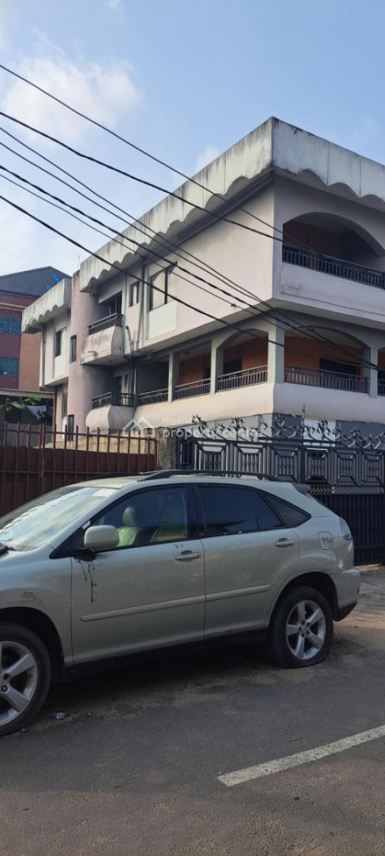 an 8 Bedroom Contemporary Family House with Bq. All Rooms Ensuite., 10 Chief Okonta Close, Coker Aguda, Coker, Surulere, Lagos, House for Sale