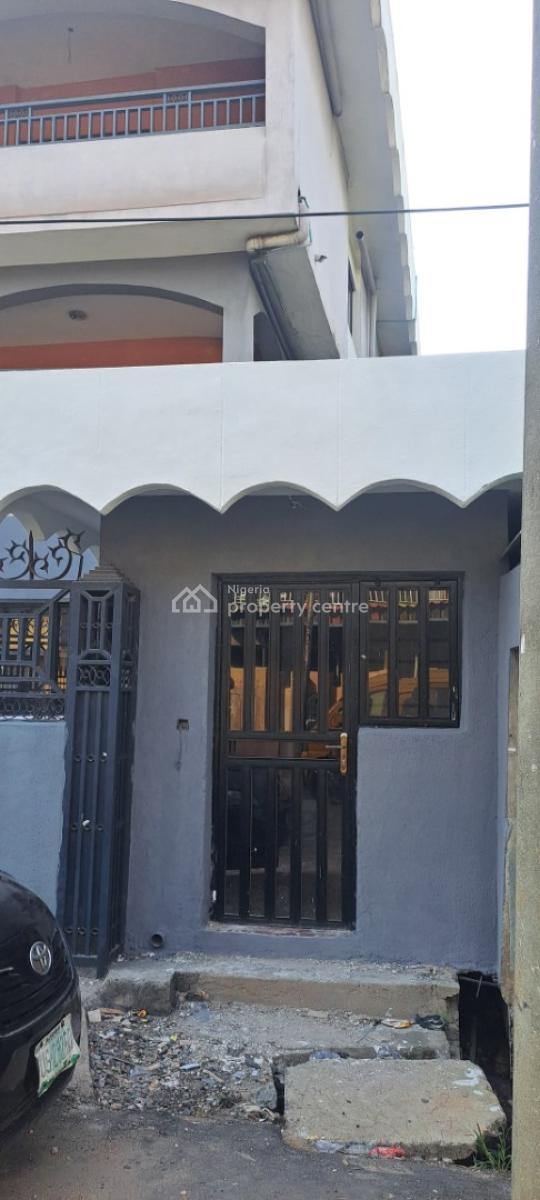 an 8 Bedroom Contemporary Family House with Bq. All Rooms Ensuite., 10 Chief Okonta Close, Coker Aguda, Coker, Surulere, Lagos, House for Sale