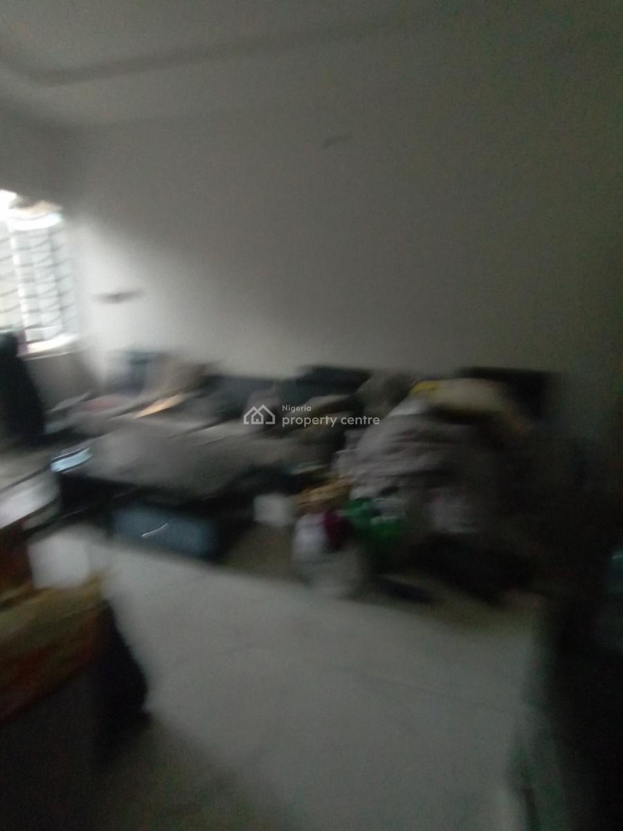 Well Maintained 3 Bedroom Flat, Mobil Road, Ilaje, Ajah, Lagos, Flat / Apartment for Rent