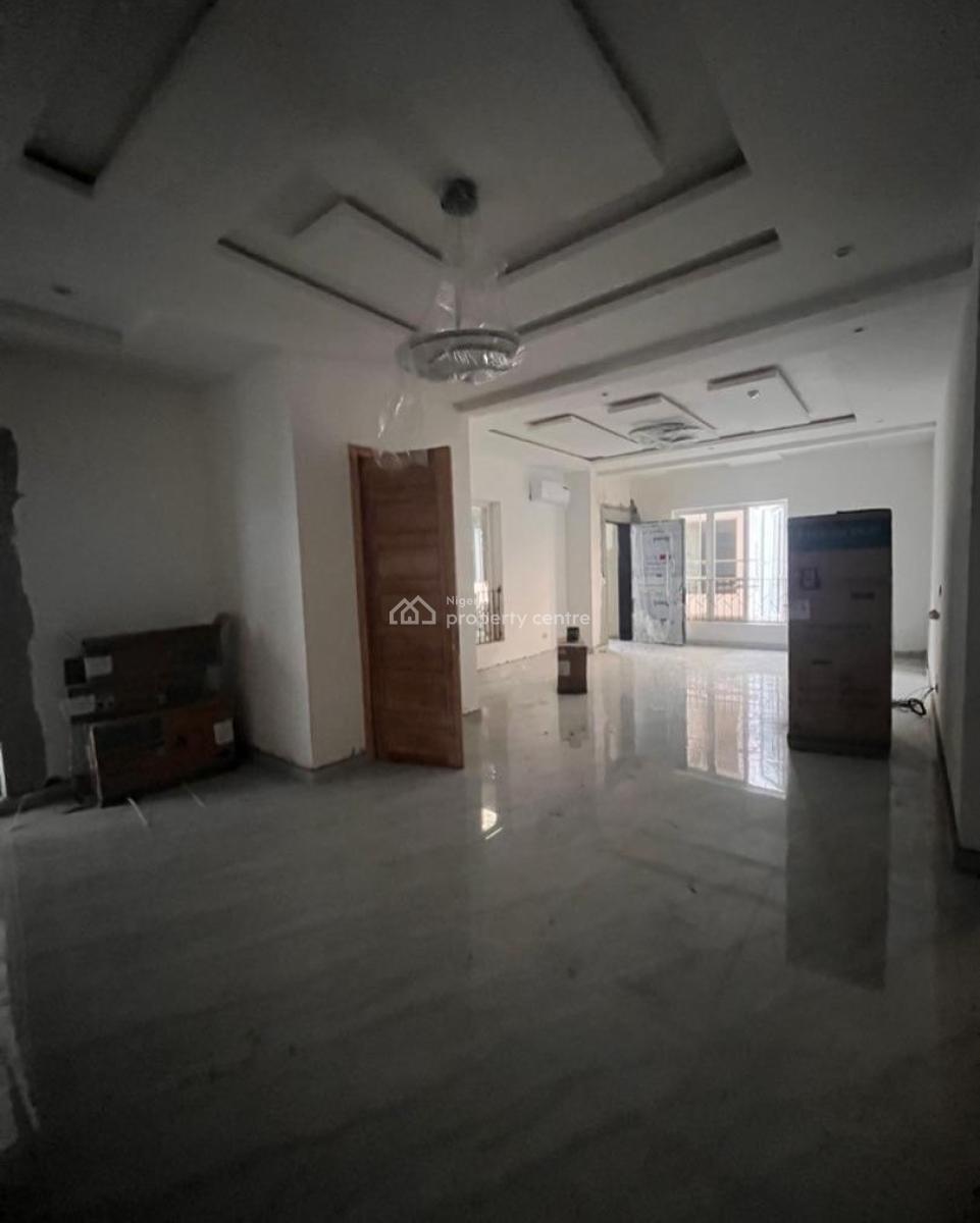 Lovely 3 Bedroom Apartment with Bq, Lekki Phase 1, Lekki Phase 1, Lekki, Lagos, Block of Flats for Sale