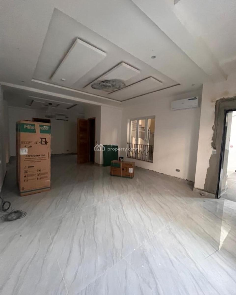 Lovely 3 Bedroom Apartment with Bq, Lekki Phase 1, Lekki Phase 1, Lekki, Lagos, Block of Flats for Sale