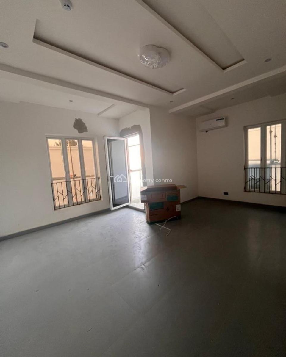 Lovely 3 Bedroom Apartment with Bq, Lekki Phase 1, Lekki Phase 1, Lekki, Lagos, Block of Flats for Sale