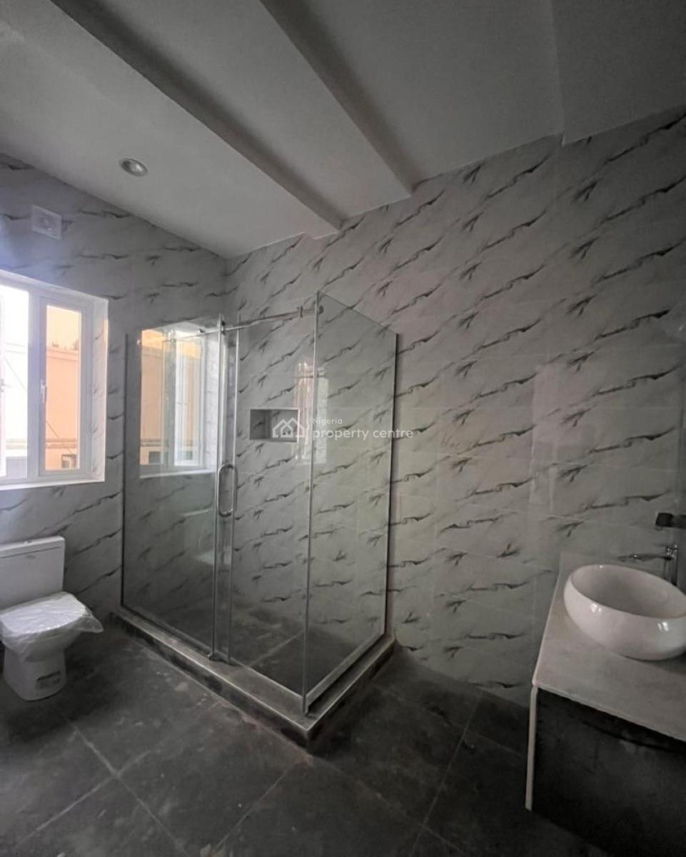 Lovely 3 Bedroom Apartment with Bq, Lekki Phase 1, Lekki Phase 1, Lekki, Lagos, Block of Flats for Sale