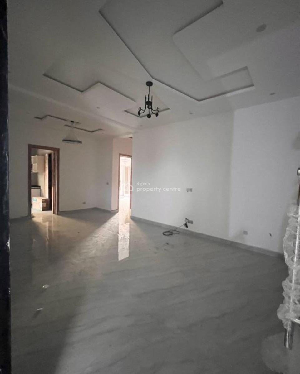 Lovely 2 Bedroom Apartment with Bq, Lekki Phase 1, Lekki Phase 1, Lekki, Lagos, Block of Flats for Sale