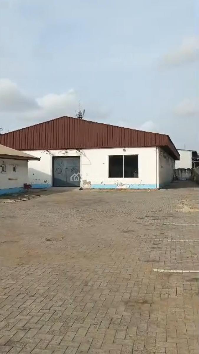 1000sqm Warehouse with 300sqm Office Space, Industrial Estate, Ilupeju, Lagos, Warehouse for Rent