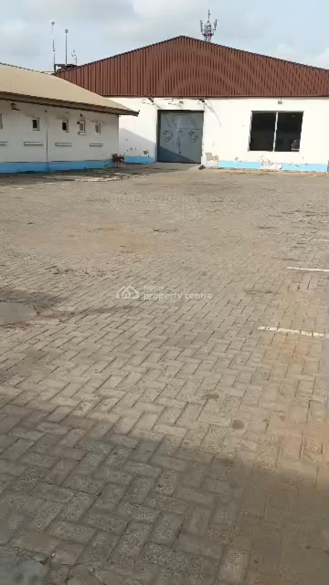 1000sqm Warehouse with 300sqm Office Space, Industrial Estate, Ilupeju, Lagos, Warehouse for Rent