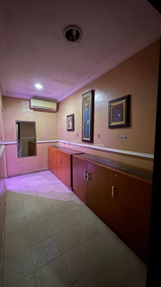 14 Rooms Functioning Hotel, Behind Shoprite, Ikeja, Lagos, Hotel / Guest House for Rent