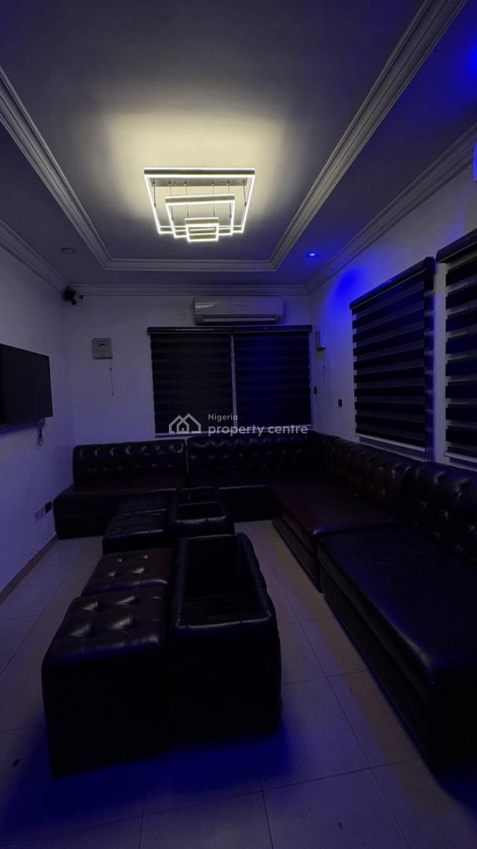 14 Rooms Functioning Hotel, Behind Shoprite, Ikeja, Lagos, Hotel / Guest House for Rent