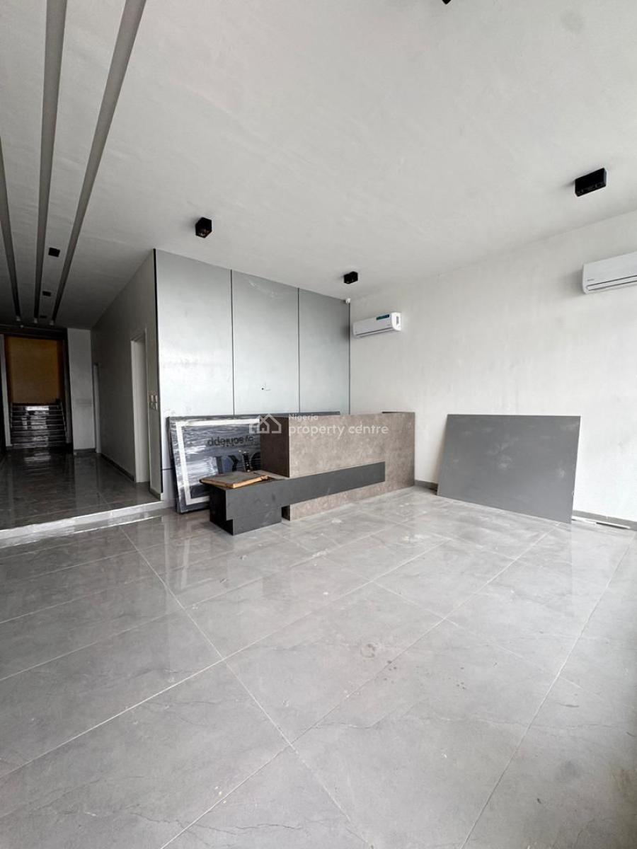 Sophisticated 2 Bedroom Apartment Rooftop Pool, Elevator & Gym, Lekki Phase 1, Lekki, Lagos, Flat / Apartment for Sale