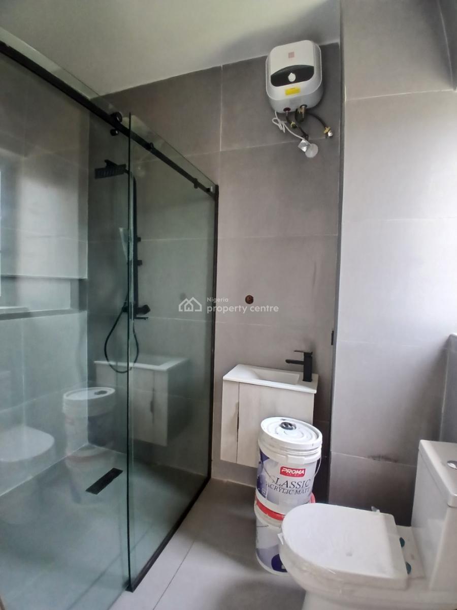 Tastefully Finished and Newly Built and Serviced with 24/7 Power Suppl, Lekki Phase 1, Lekki, Lagos, Flat / Apartment for Rent