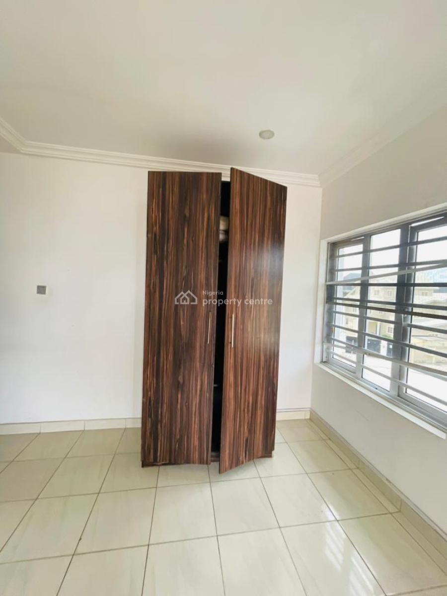 2bedroom Flat, Ikota, Lekki Phase 2, Lekki, Lagos, Flat / Apartment for Rent