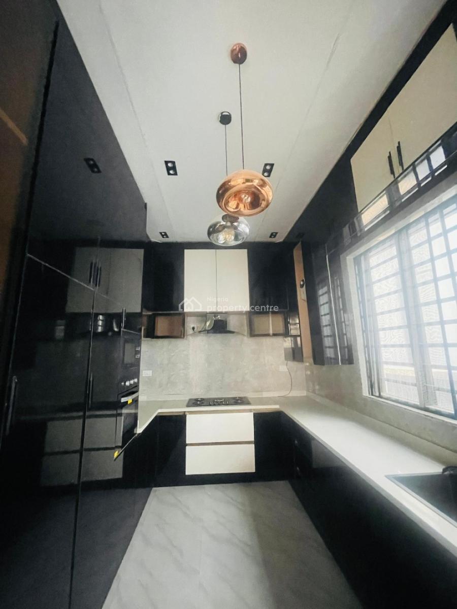 Pristine 5 Bedroom  Fully Detached with Bq and Smart Home in an Estate, Chevron, Lekki, Lagos, Detached Duplex for Sale