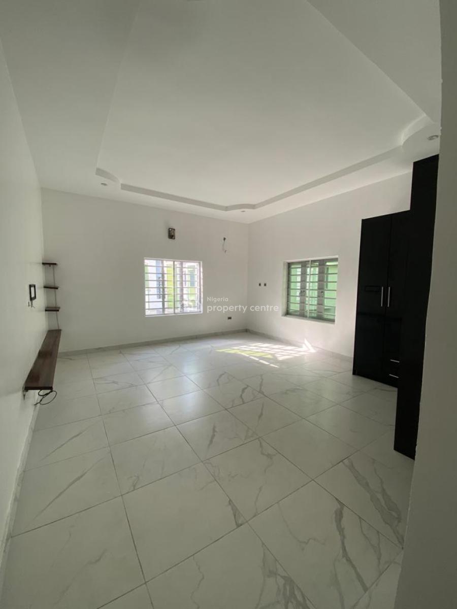 Luxurious  Spacious  3bedroom Flat  with Private  Staircase, Sangotedo, Ajah, Lagos, Flat / Apartment for Rent