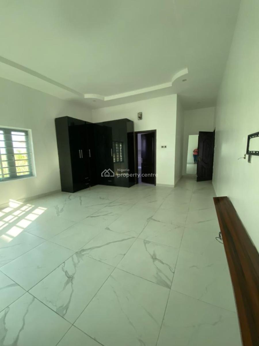 Luxurious  Spacious  3bedroom Flat  with Private  Staircase, Sangotedo, Ajah, Lagos, Flat / Apartment for Rent