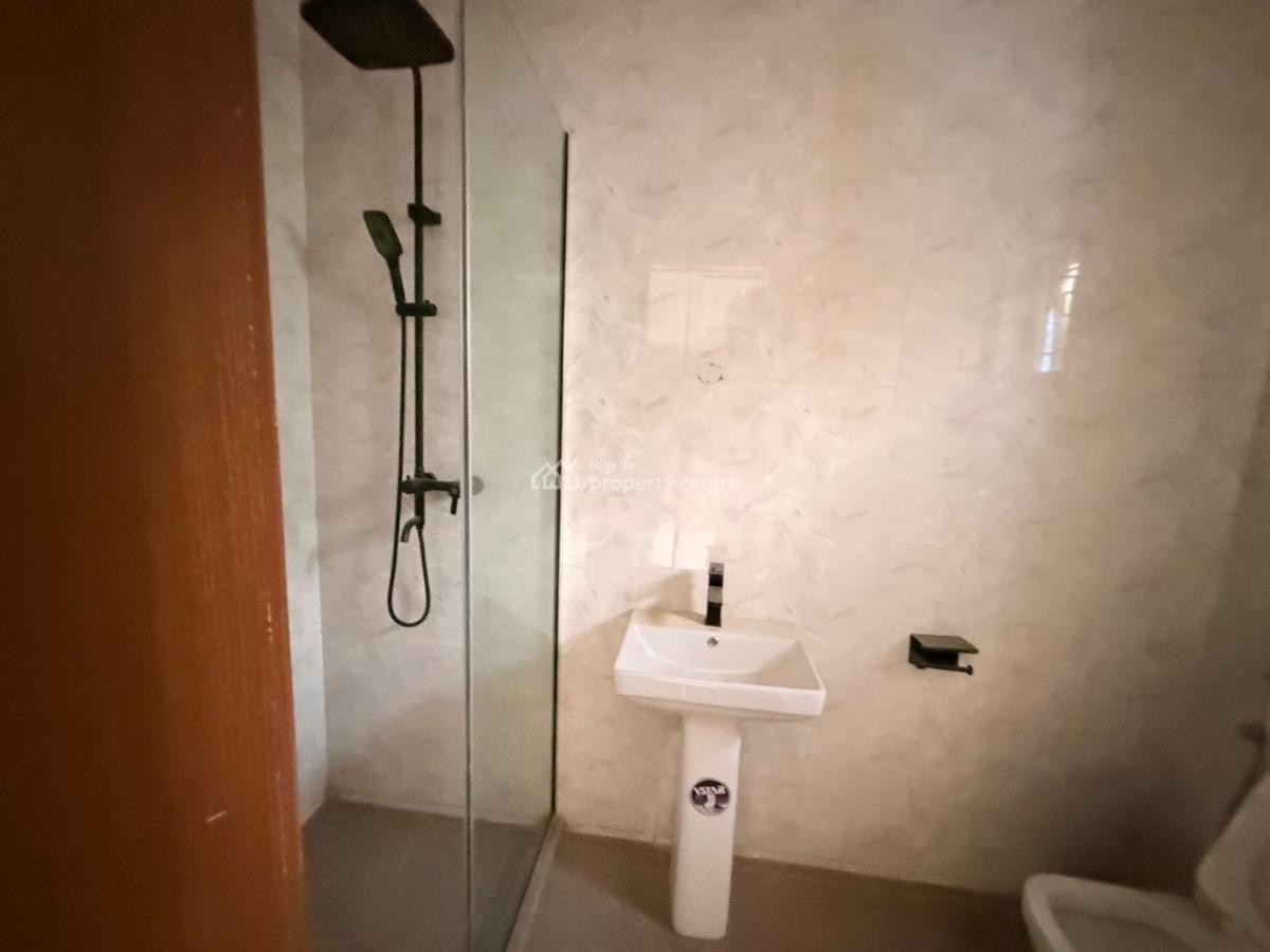 5bedroom Semidetached with Bq, Asokoro District, Abuja, Semi-detached Duplex for Rent