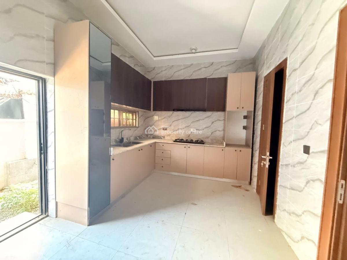 5bedroom Semidetached with Bq, Asokoro District, Abuja, Semi-detached Duplex for Rent