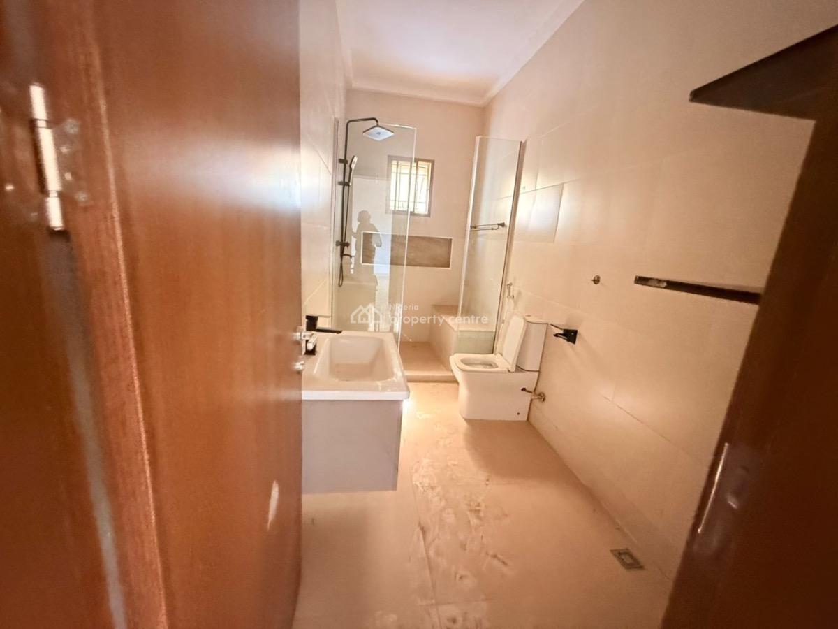 5bedroom Semidetached with Bq, Asokoro District, Abuja, Semi-detached Duplex for Rent