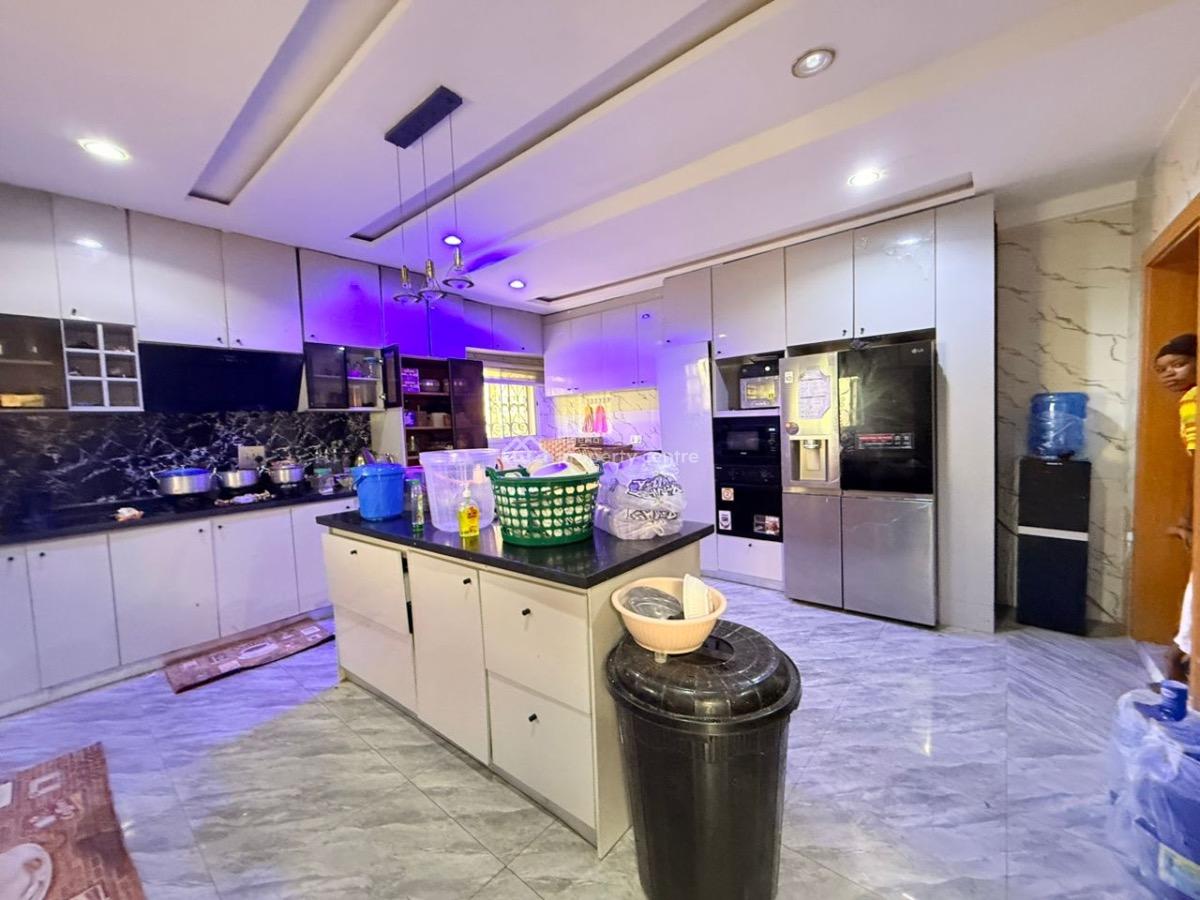 5bedroom Bungalow  2bedroom Guest Chalet, Life Camp, Abuja, Detached Bungalow for Sale