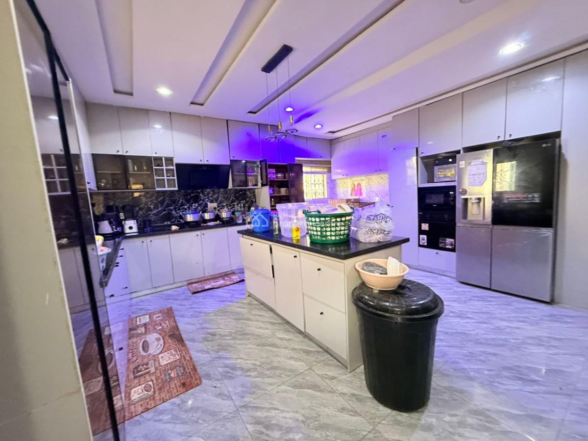 5bedroom Bungalow  2bedroom Guest Chalet, Life Camp, Abuja, Detached Bungalow for Sale