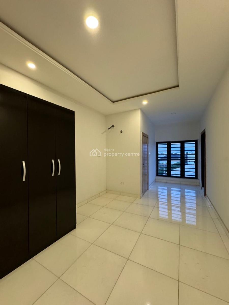 Penthouse Room, General Paint, Ajah, Lagos, Flat / Apartment for Rent