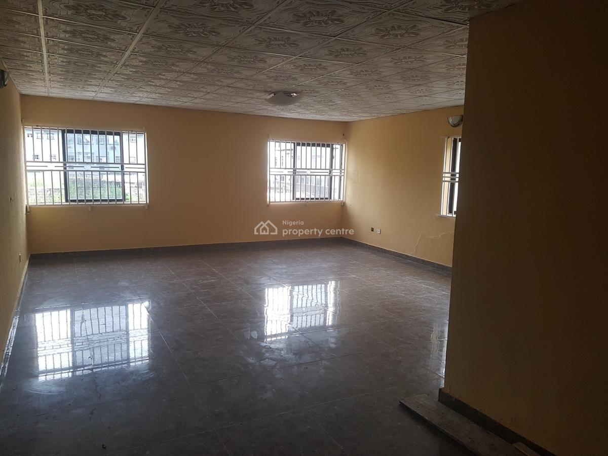 Spacious 3 Bedroom Apartment, Ologolo, Lekki, Lagos, Flat / Apartment for Rent