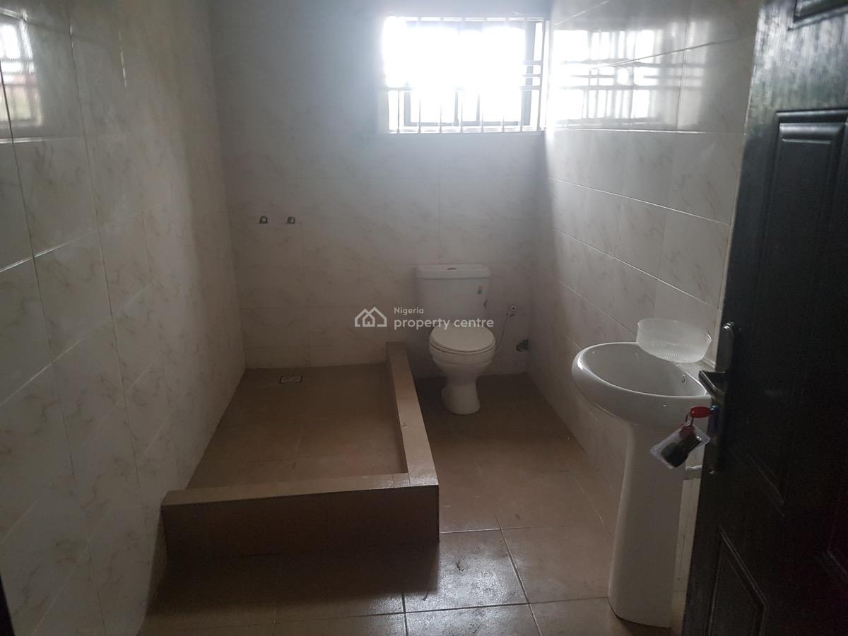 Spacious 3 Bedroom Apartment, Ologolo, Lekki, Lagos, Flat / Apartment for Rent
