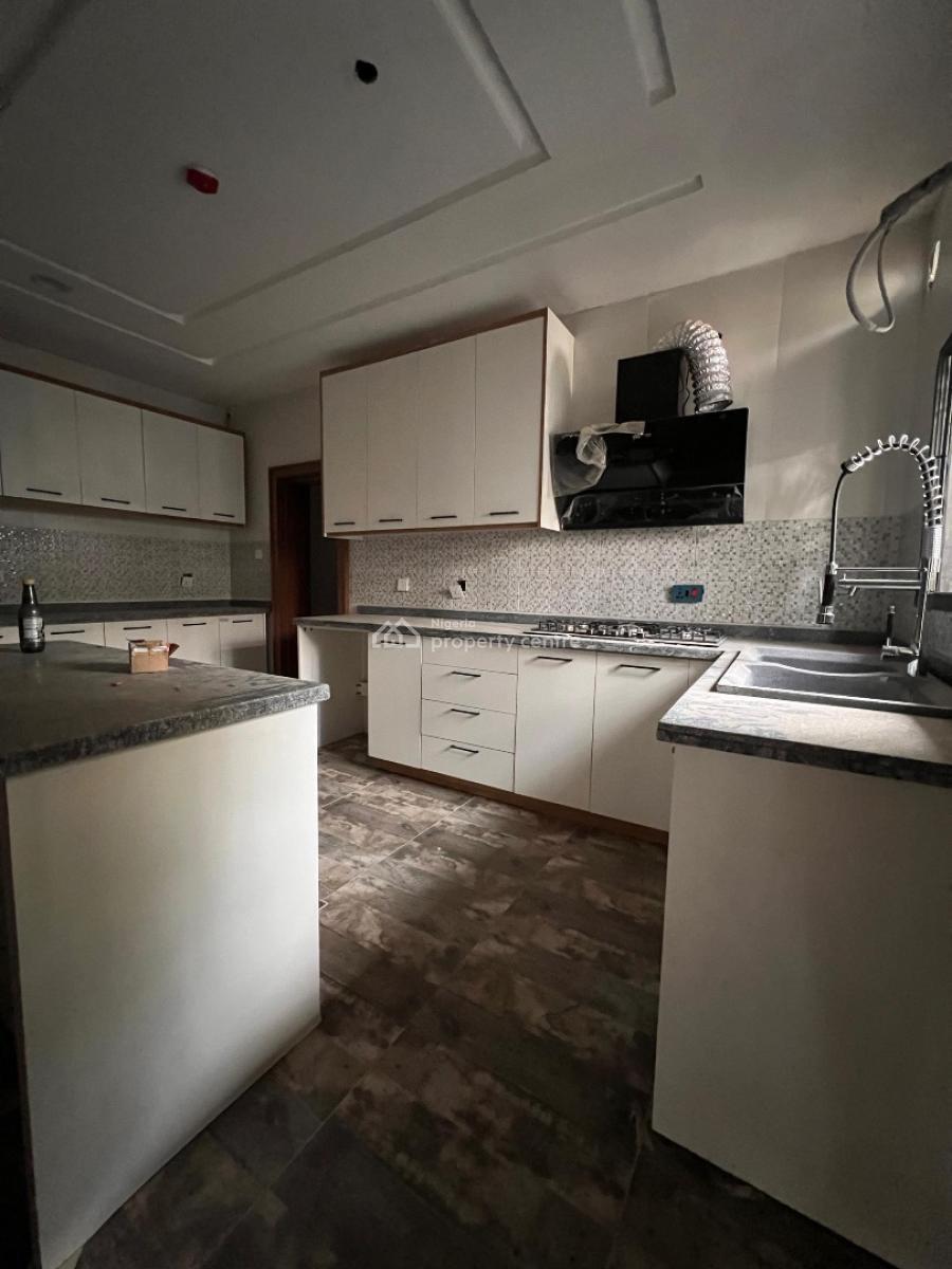 Luxurious New 4 Bedrooms Terrace Duplex with 1 Room Bq, Wuse, Wuse, Abuja, Terraced Duplex for Sale