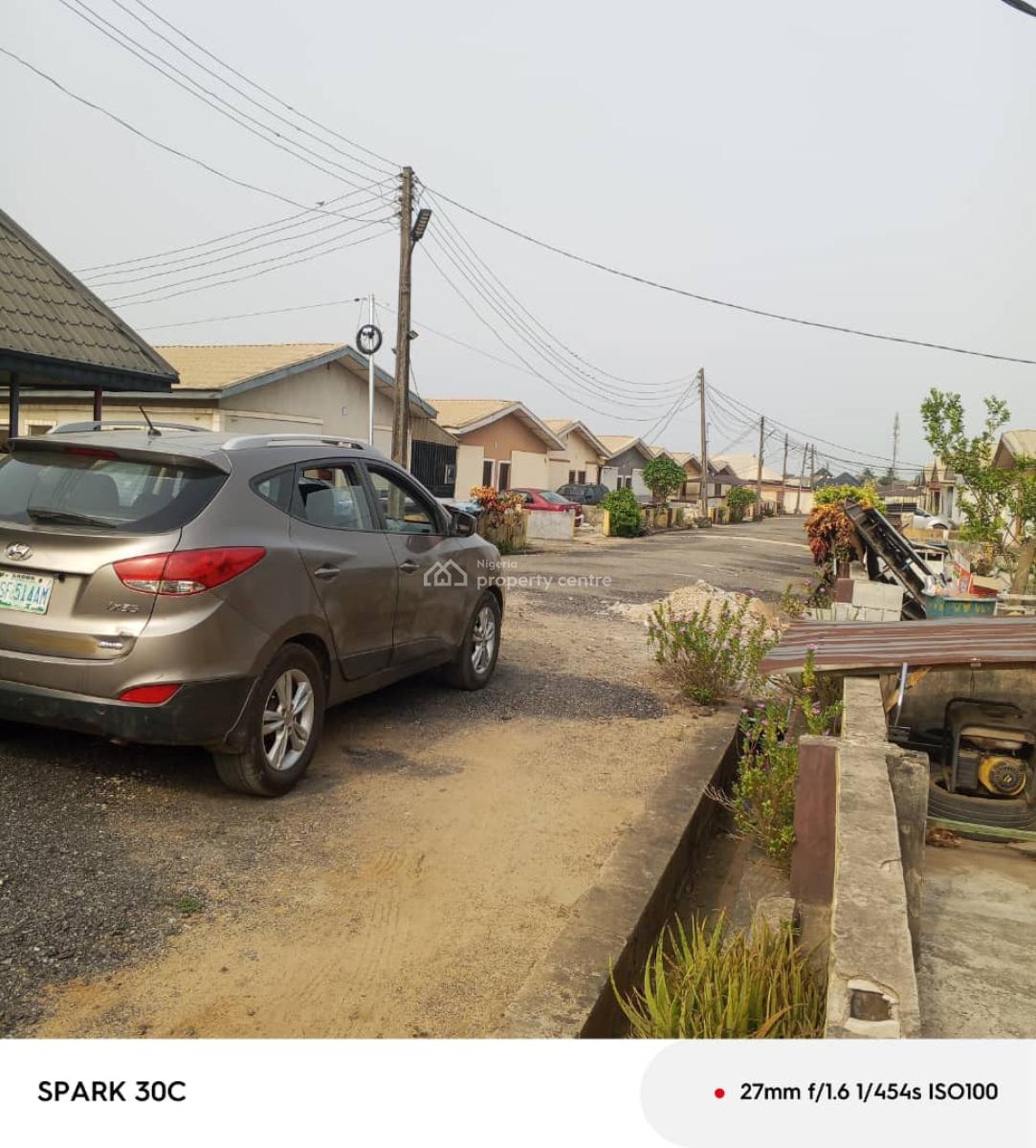 3 Bedroom Bungalow in 3 Bed People Estate*   Location: Happy, Magboro, Ogun, Land for Sale