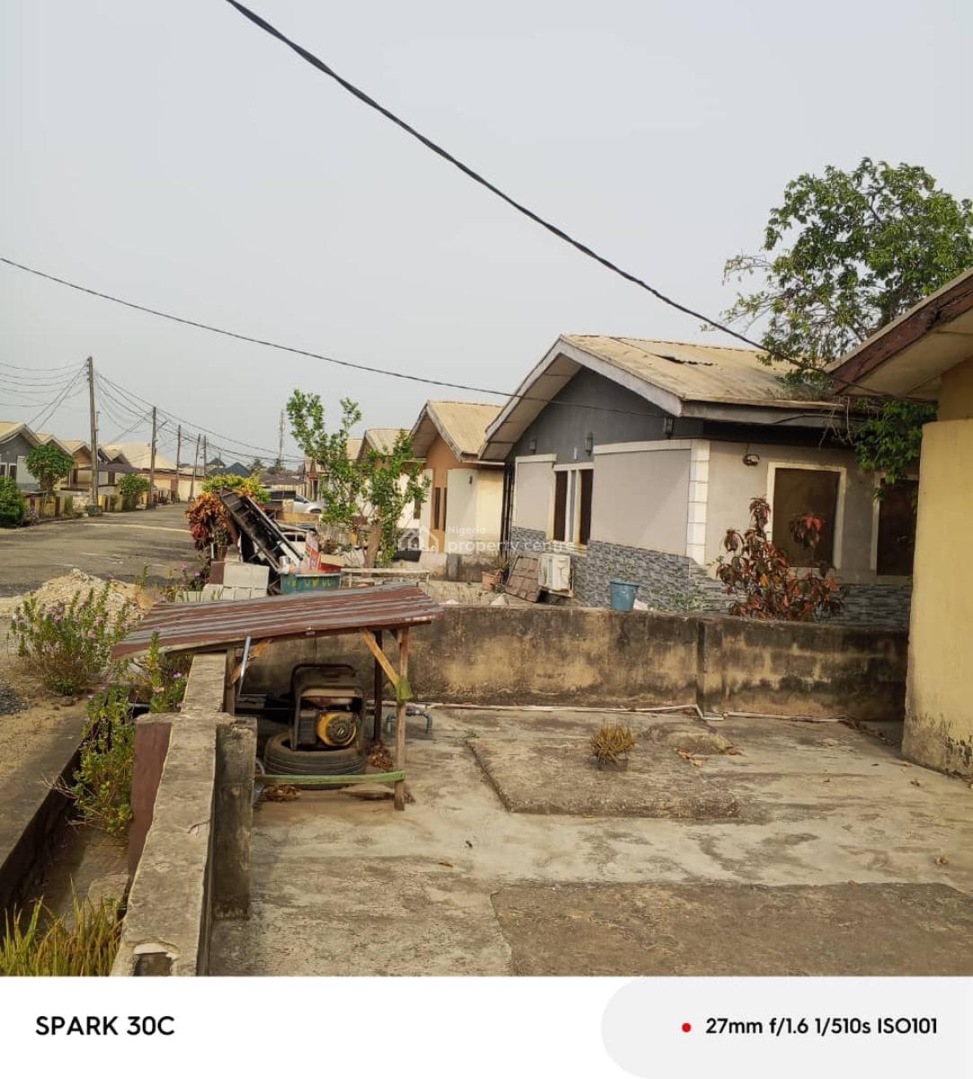 3 Bedroom Bungalow in 3 Bed People Estate*   Location: Happy, Magboro, Ogun, Land for Sale