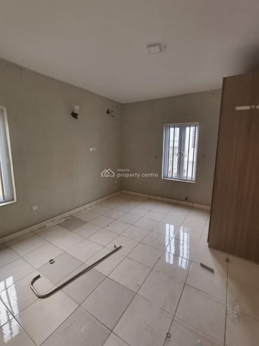Decent 2bed Apartment, Oral Estate, Lekki, Lagos, Flat / Apartment for Rent
