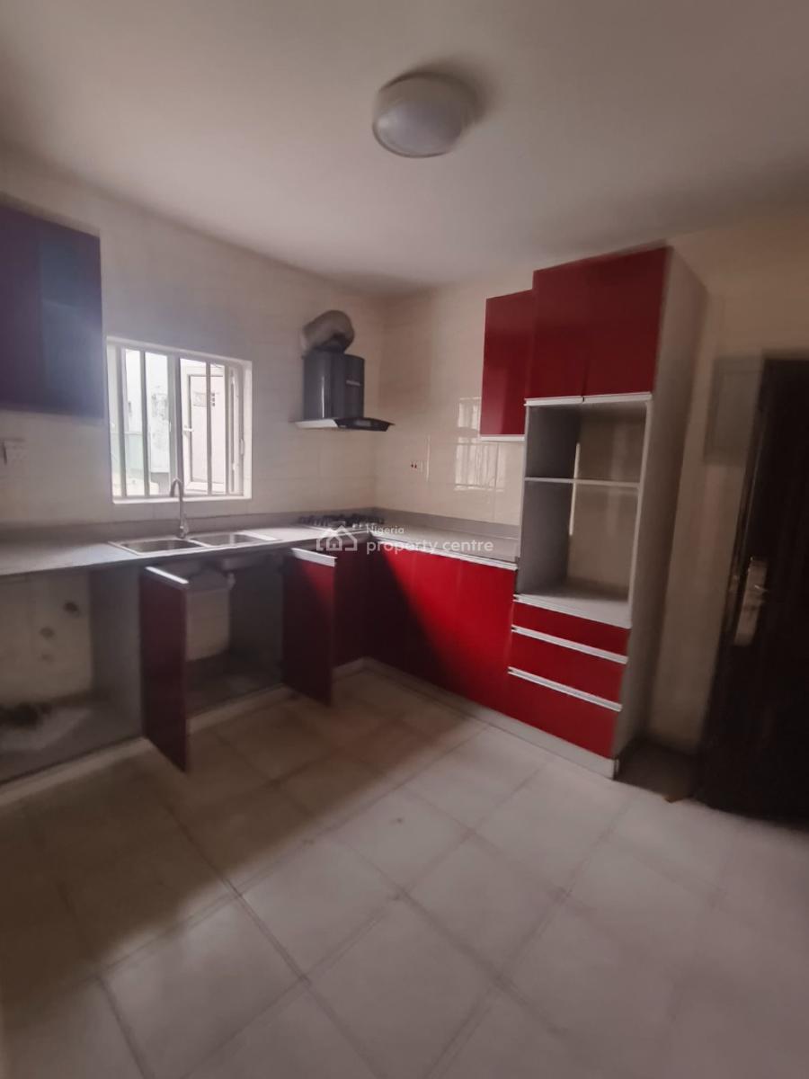 Decent 2bed Apartment, Oral Estate, Lekki, Lagos, Flat / Apartment for Rent