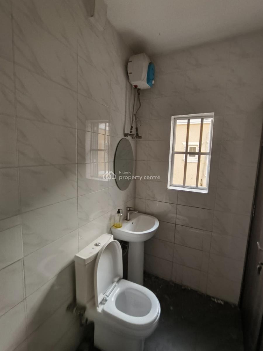Decent 2bed Apartment, Oral Estate, Lekki, Lagos, Flat / Apartment for Rent