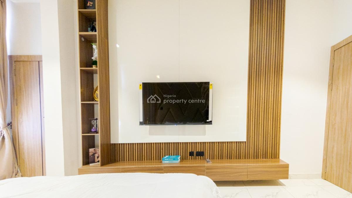 Luxury 2bedroom with Pool, Ps5 and Gym, Ologolo, Lekki, Lagos, Flat / Apartment Short Let