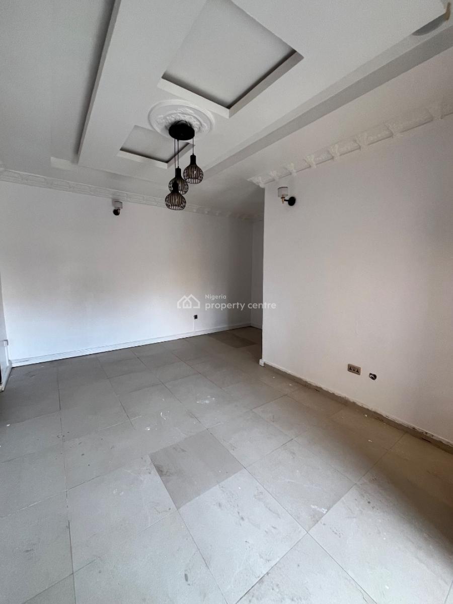 Standard 2bed Apartment Available in Ologolo Lekki, Ologolo, Lekki, Lagos, Flat / Apartment for Rent