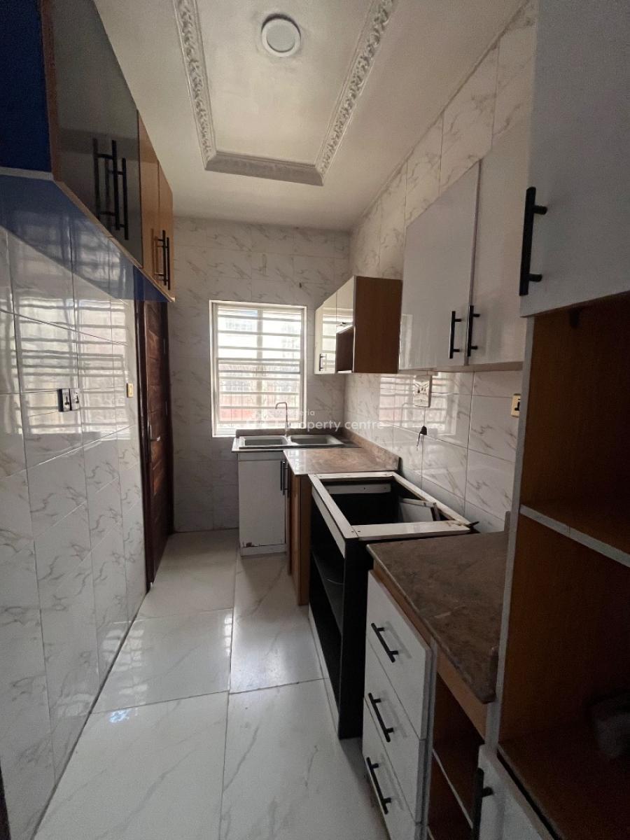 Standard 2bed Apartment Available in Ologolo Lekki, Ologolo, Lekki, Lagos, Flat / Apartment for Rent