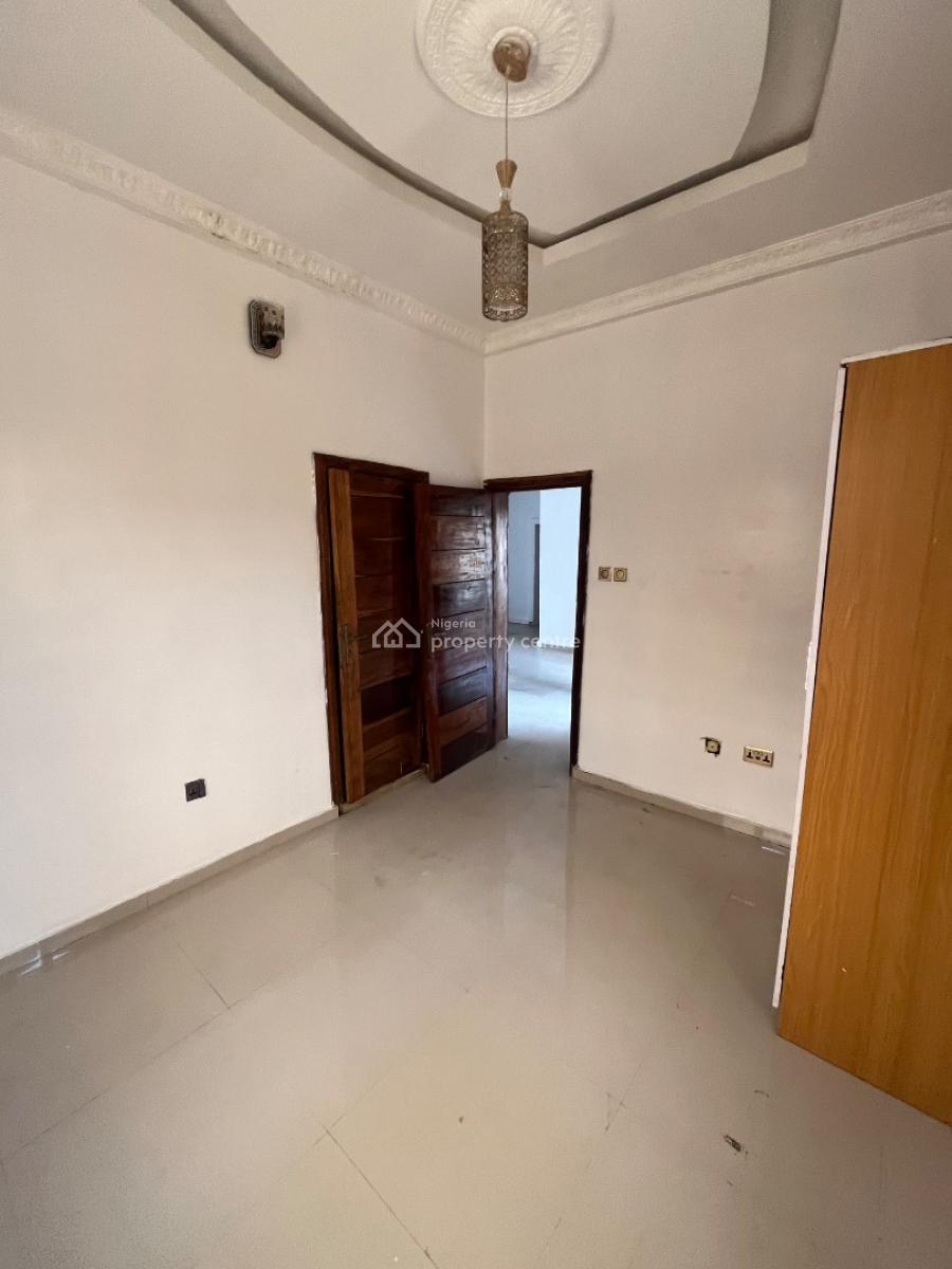 Standard 2bed Apartment Available in Ologolo Lekki, Ologolo, Lekki, Lagos, Flat / Apartment for Rent