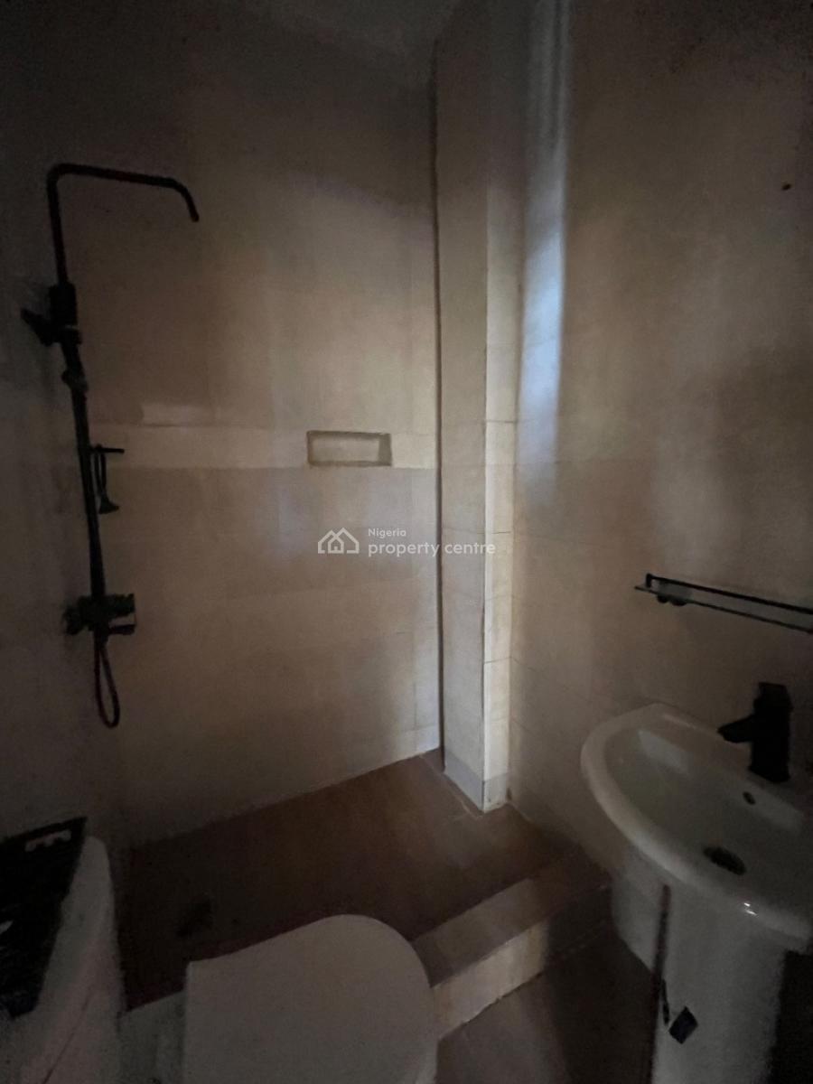 Standard 2bed Apartment Available in Ologolo Lekki, Ologolo, Lekki, Lagos, Flat / Apartment for Rent