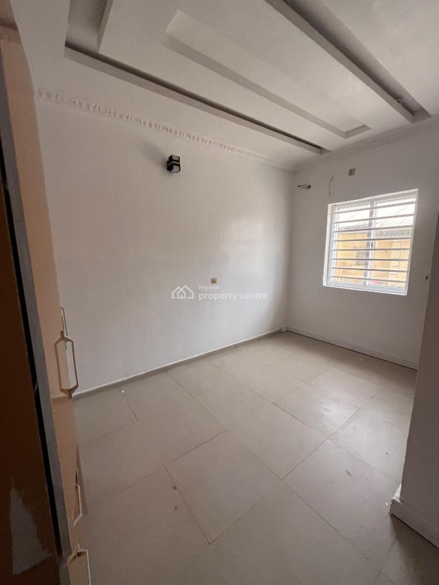 Standard 2bed Apartment Available in Ologolo Lekki, Ologolo, Lekki, Lagos, Flat / Apartment for Rent