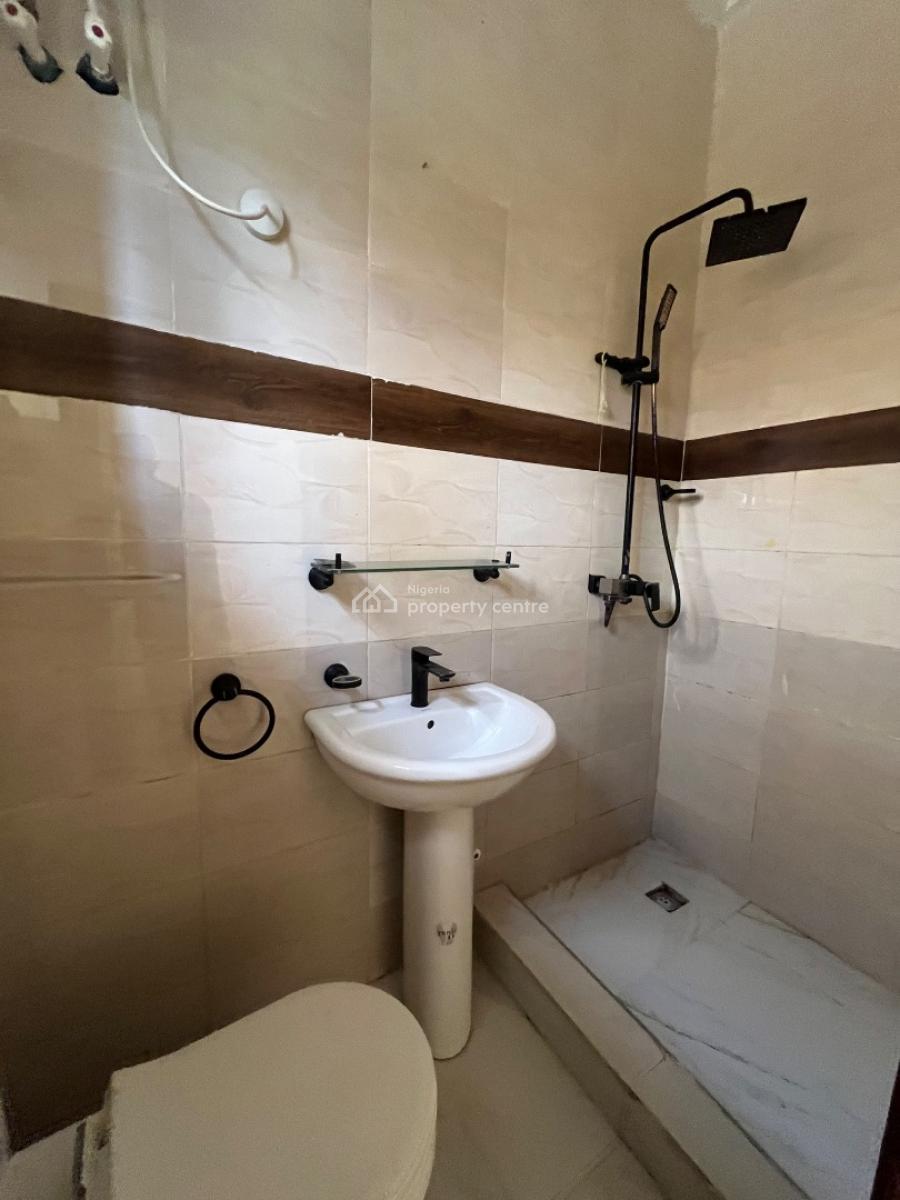 Standard 2bed Apartment Available in Ologolo Lekki, Ologolo, Lekki, Lagos, Flat / Apartment for Rent