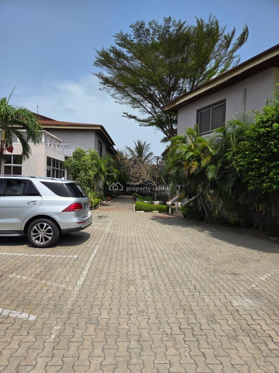 a Serviced  4 Bedroom  Terrace Duplex with a Room Bq, Lekki Phase 1, Lekki, Lagos, Terraced Duplex for Rent