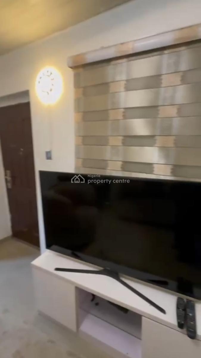 Clean Fully Furnished 1bedroom, 2nd Floor, Maitama Main, Maitama District, Abuja, Flat / Apartment for Rent