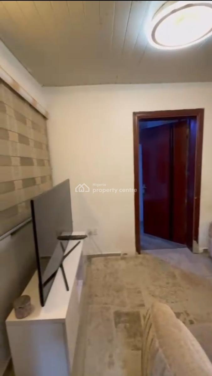 Clean Fully Furnished 1bedroom, 2nd Floor, Maitama Main, Maitama District, Abuja, Flat / Apartment for Rent