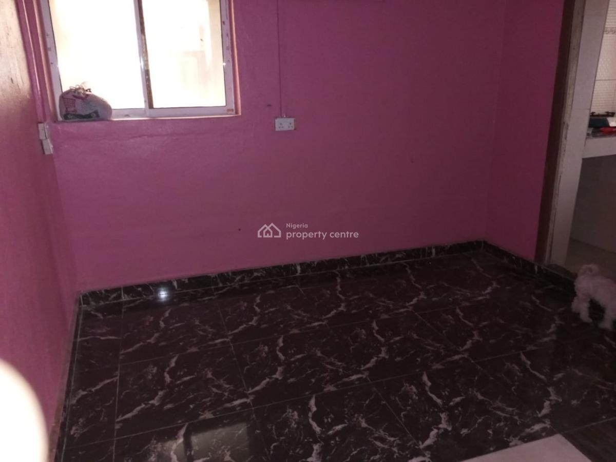 Compact Room Self Contain with an Ante Room Located in a Gated Estate, Osakpa London, Lekki, Lagos, Flat / Apartment for Rent