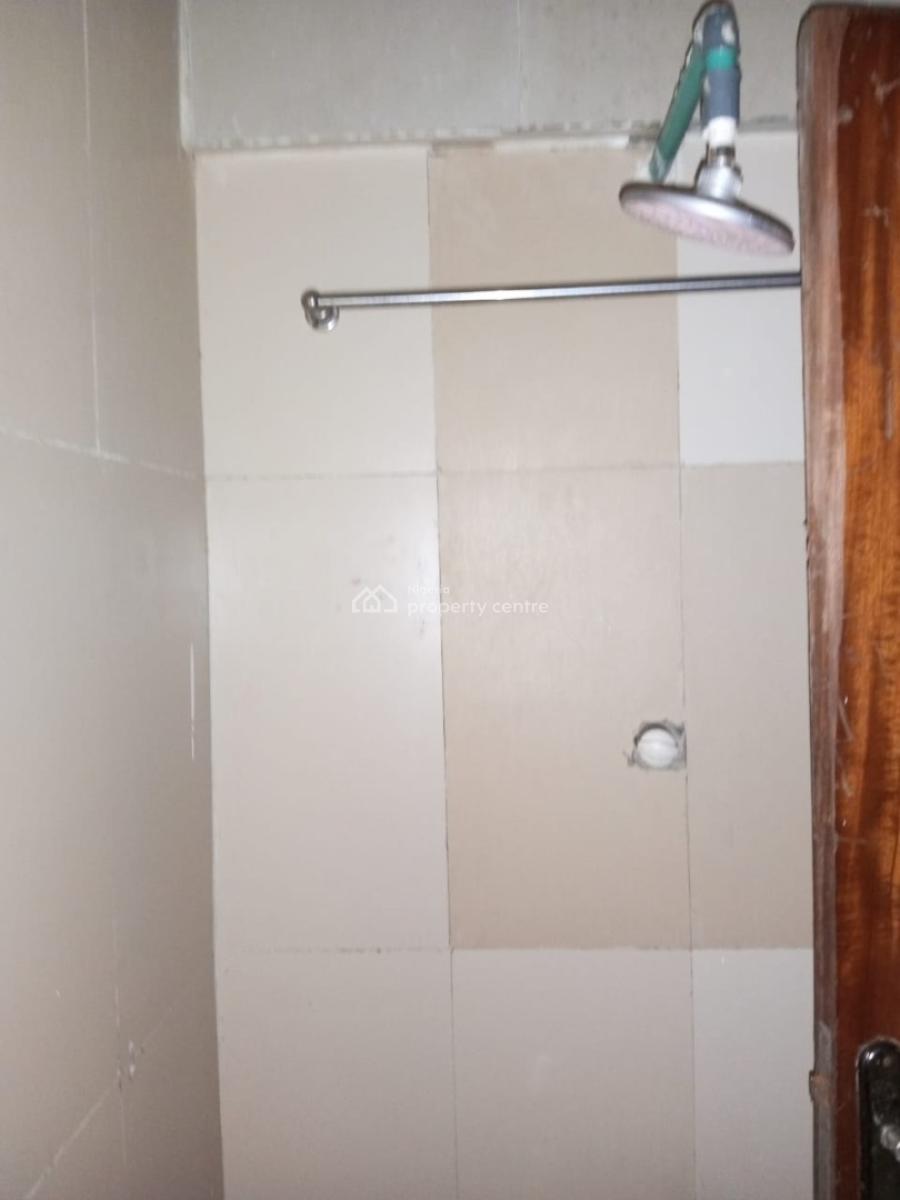 Compact Room Self Contain with an Ante Room Located in a Gated Estate, Osakpa London, Lekki, Lagos, Flat / Apartment for Rent