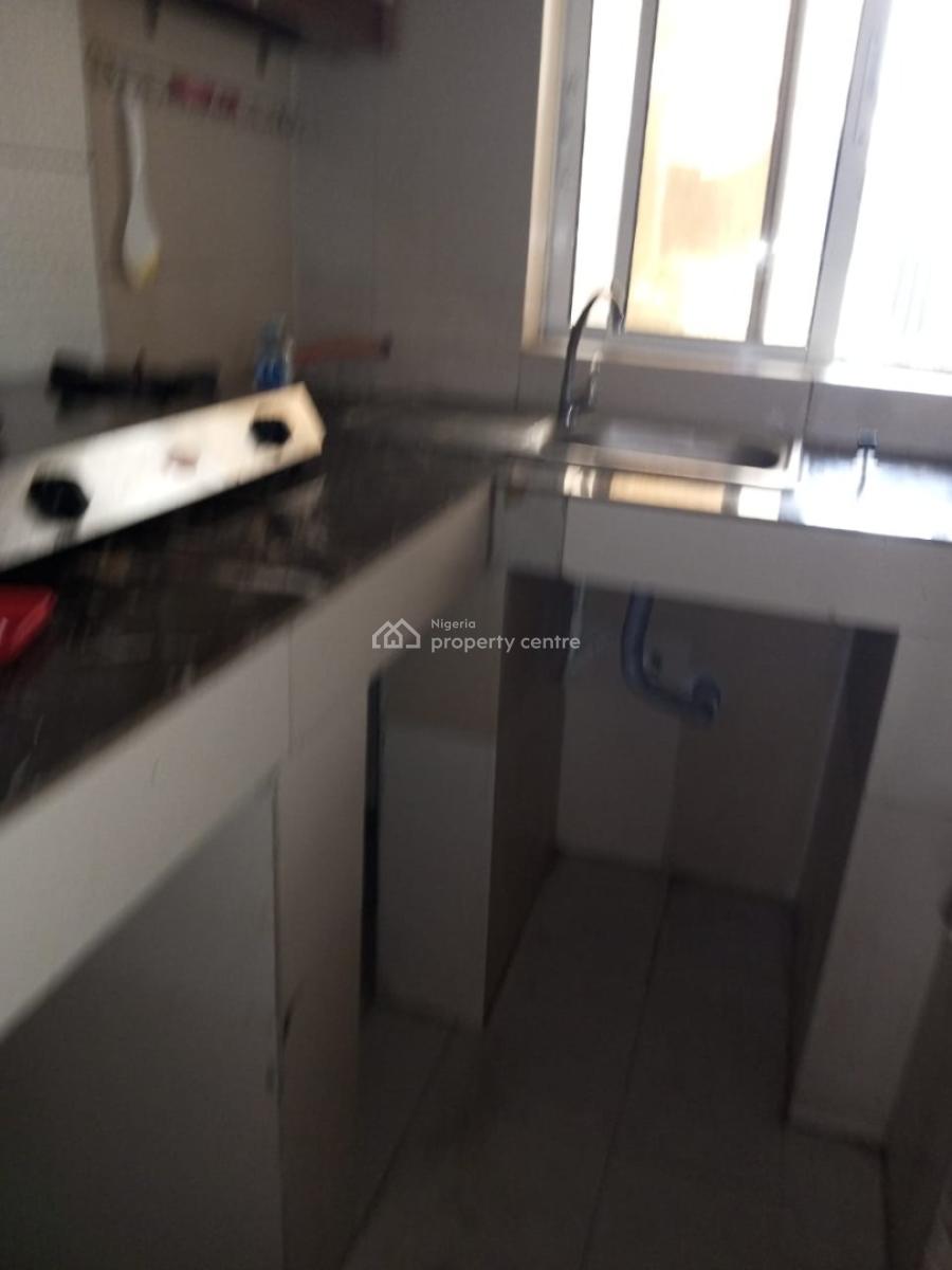 Compact Room Self Contain with an Ante Room Located in a Gated Estate, Osakpa London, Lekki, Lagos, Flat / Apartment for Rent