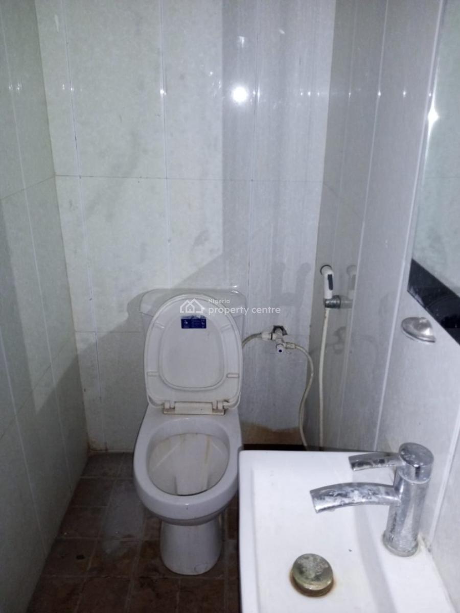 Luxury Specious and Service 3 Bedroom Flat with a Room Bq, Osakpa London, Lekki, Lagos, Flat / Apartment for Rent