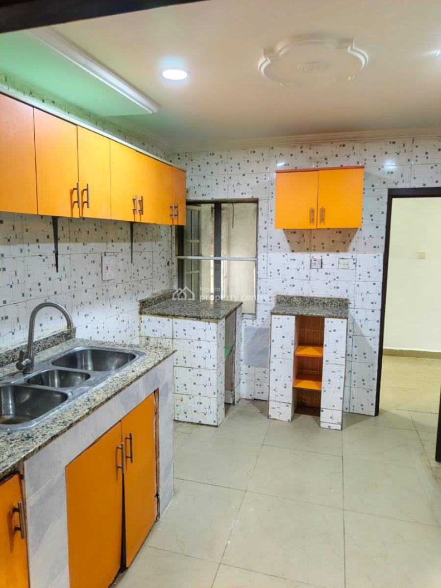 a Very Good Spacious 3-bedroom Flat, Zone 3, Wuse, Abuja, Flat / Apartment for Rent
