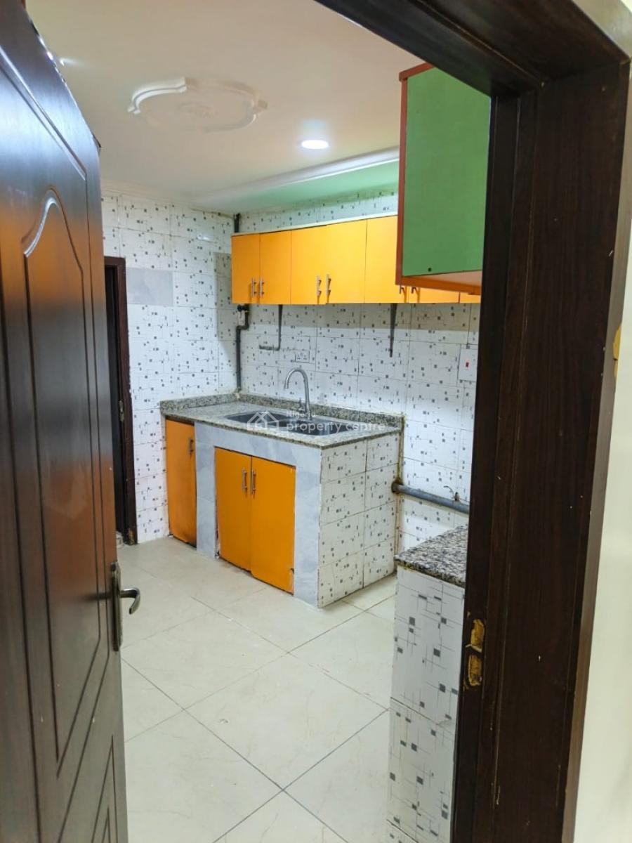 a Very Good Spacious 3-bedroom Flat, Zone 3, Wuse, Abuja, Flat / Apartment for Rent