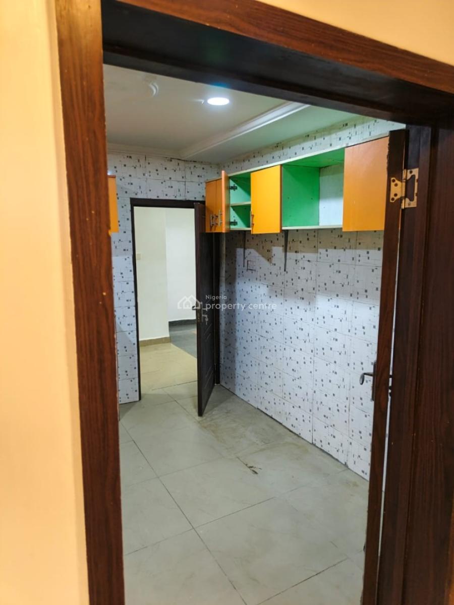a Very Good Spacious 3-bedroom Flat, Zone 3, Wuse, Abuja, Flat / Apartment for Rent
